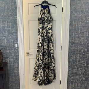 Formal gown, size 8. Worn only once! Perfect condition!